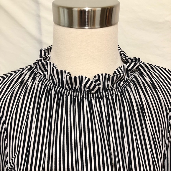 Long sleeve striped blouse with ruffled collar - Picture 2 of 6